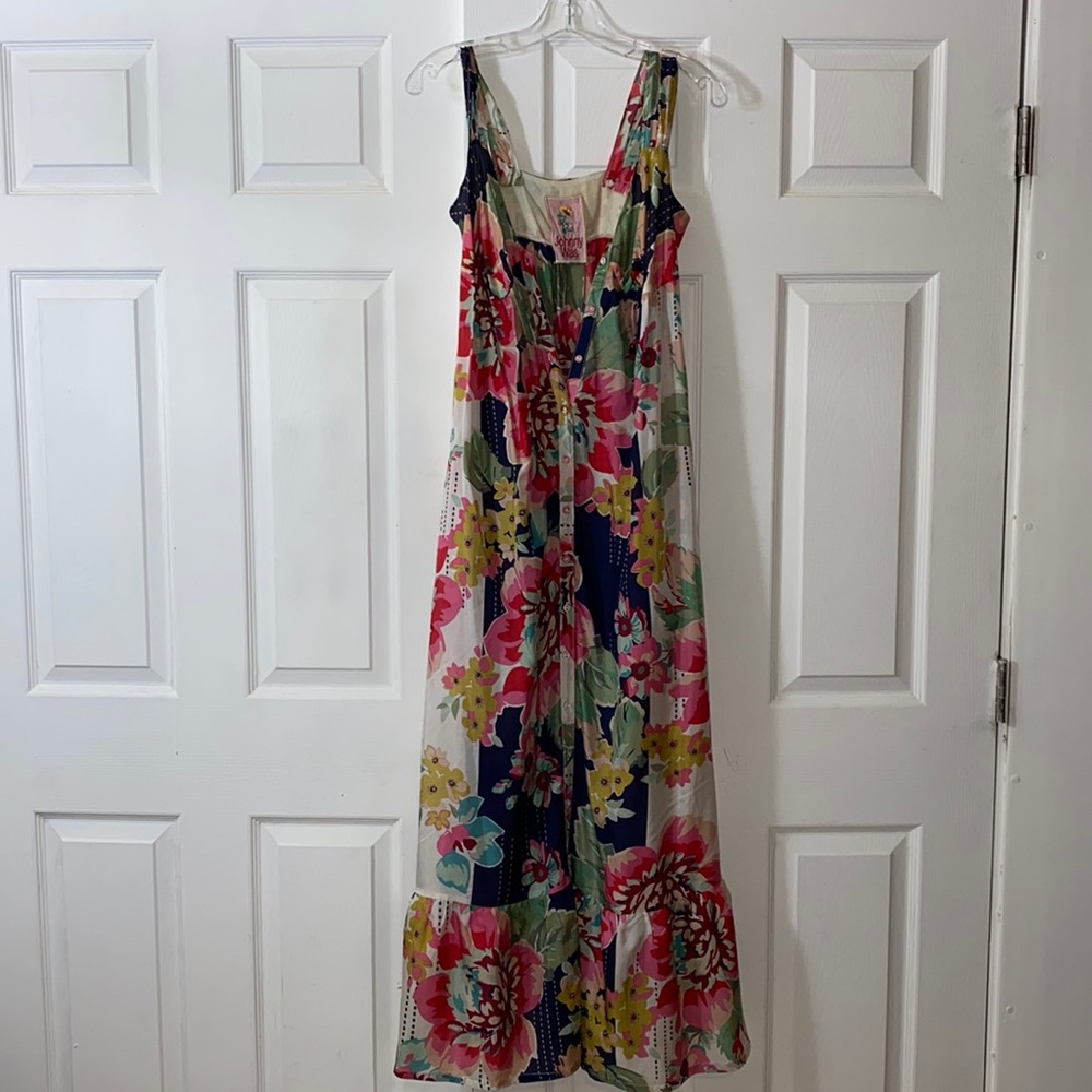 Beautiful 😍 Johnny was silk floral maxi